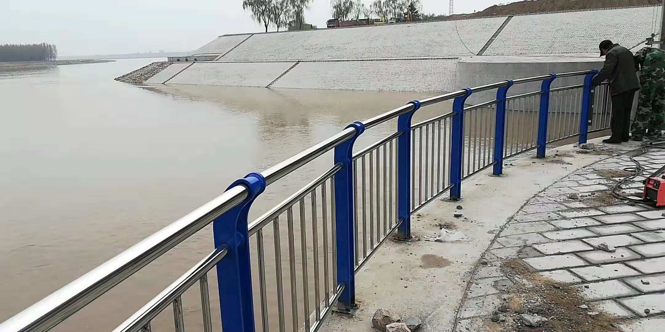 橋梁護(hù)欄