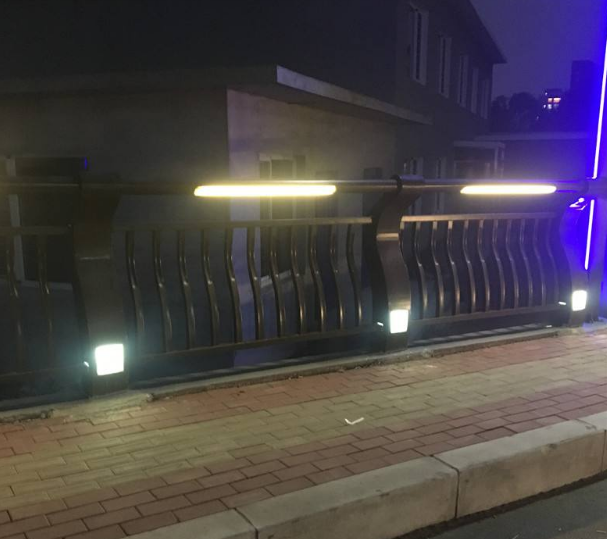 燈光欄桿