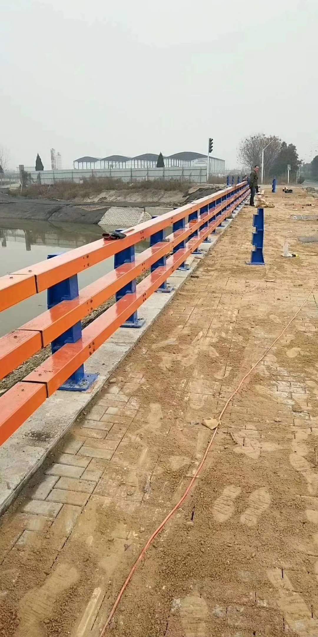 防撞護(hù)欄